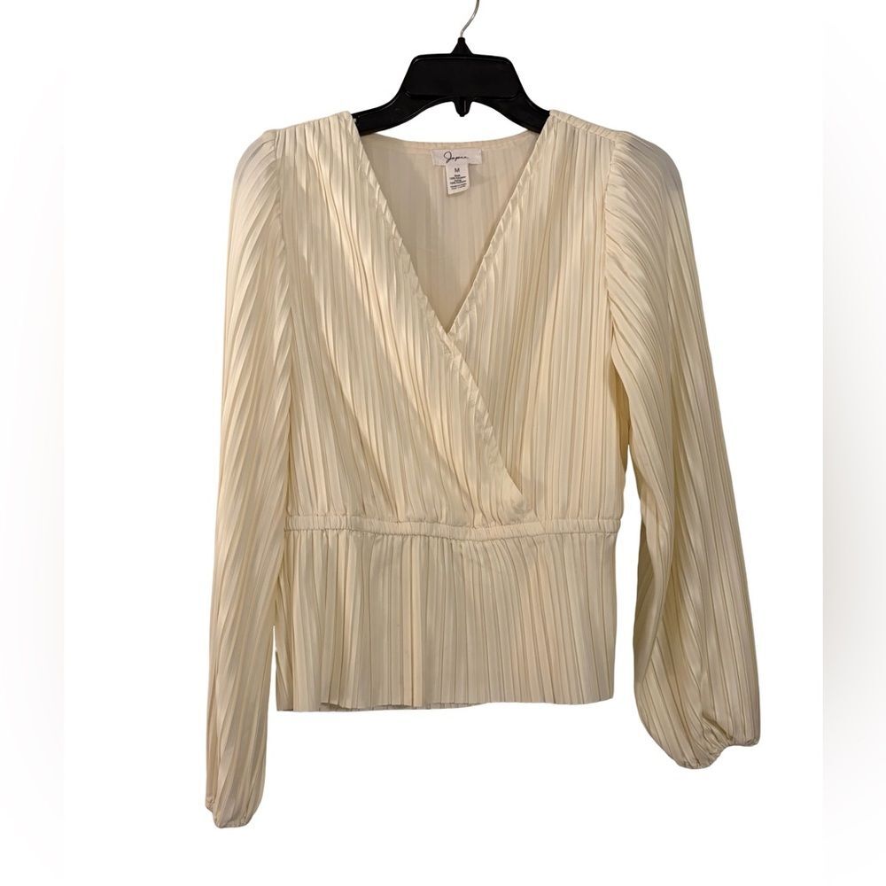 Japna Cream Pleated Long Sleeve Blouse — Women’s Medium